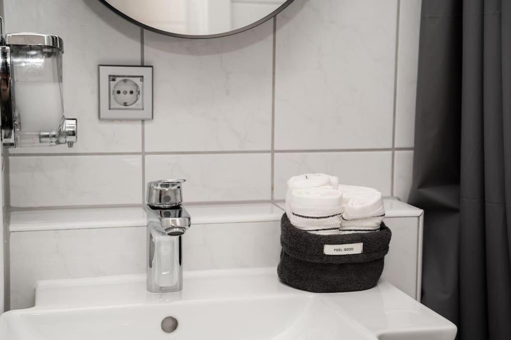 Cozy Apartment In Prime Location With Balcony - Hotel Comfort In 2 Room Apartment In Cologne Neumarkt - City Loft 11 - Dış mekan fotoğraf